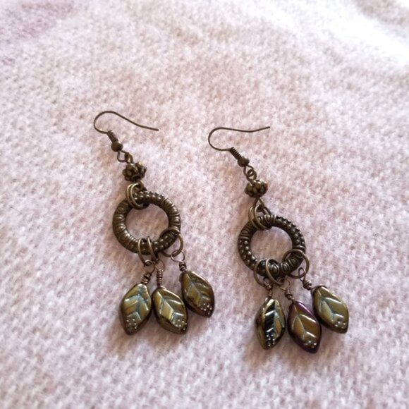 New Handmade Earrings with cryatals - Picture 2 of 6